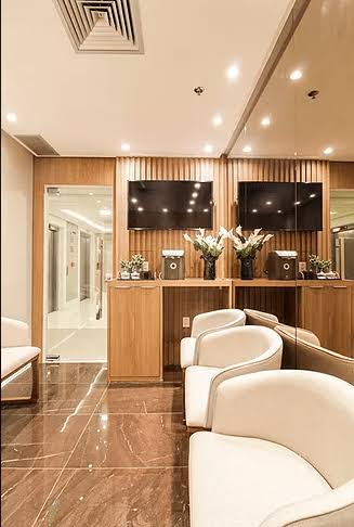 Recepção aconchegante do Oasis Dental